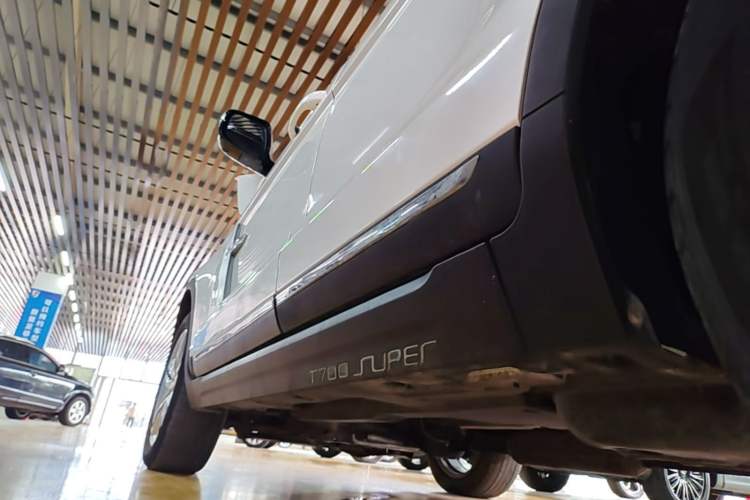 Used Zotye T700 2017 1.8T Dual-Clutch Luxury Model Left Side Sill