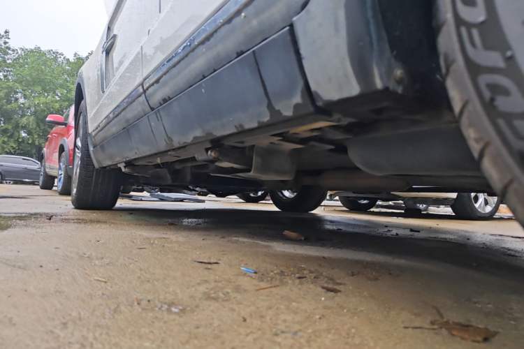 Used Zotye T700 2017 1.8T Dual-Clutch Prestige Model Left Side Sill