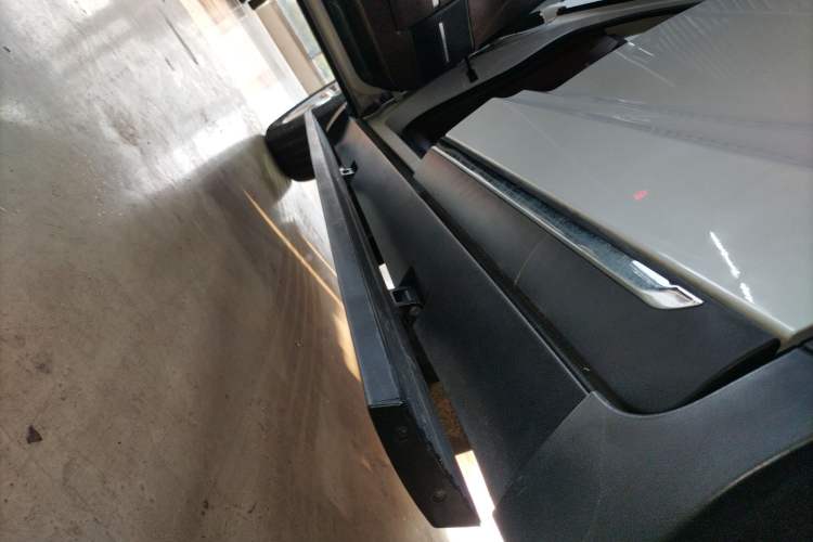 Used Zotye T700 2017 1.8T Dual-Clutch Prestige Model Left Side Sill