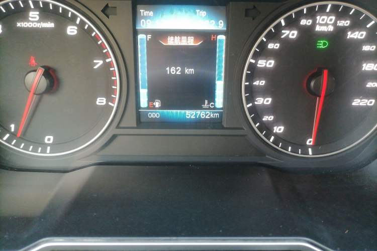Used Zotye T700 2017 1.8T Manual Luxury Model Odometer Close Up
