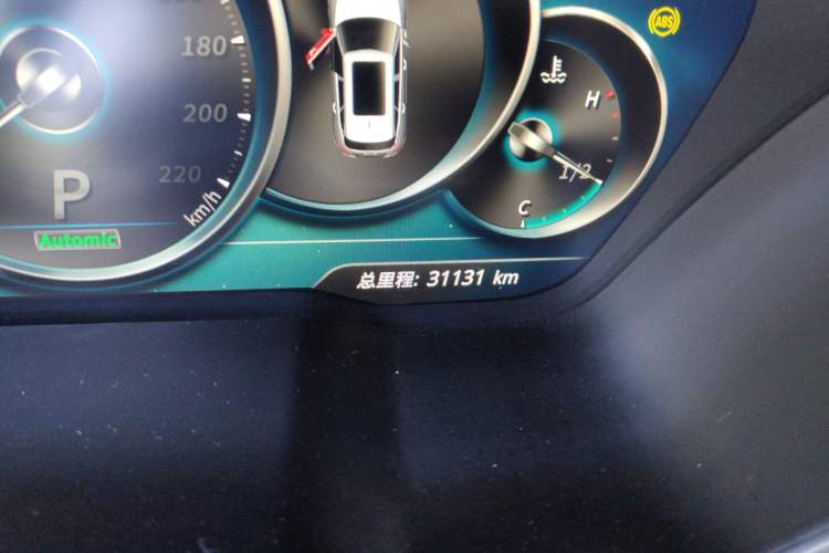 Used Zotye T700 2017 1.8T Dual-Clutch Prestige Model Odometer Close Up