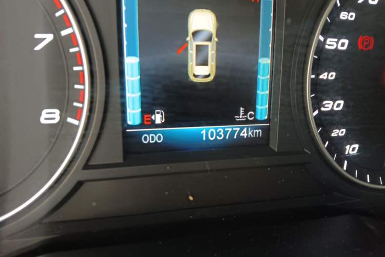 Used Zotye T700 2017 1.8T Dual-Clutch Luxury Model Odometer Close Up