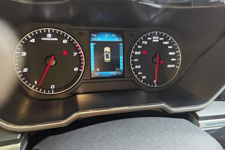 Used Zotye T700 2017 1.8T Dual-Clutch Luxury Model Odometer Close Up