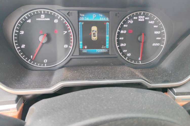 Used Zotye T700 2017 1.8T Dual-Clutch Luxury Model Odometer Close Up