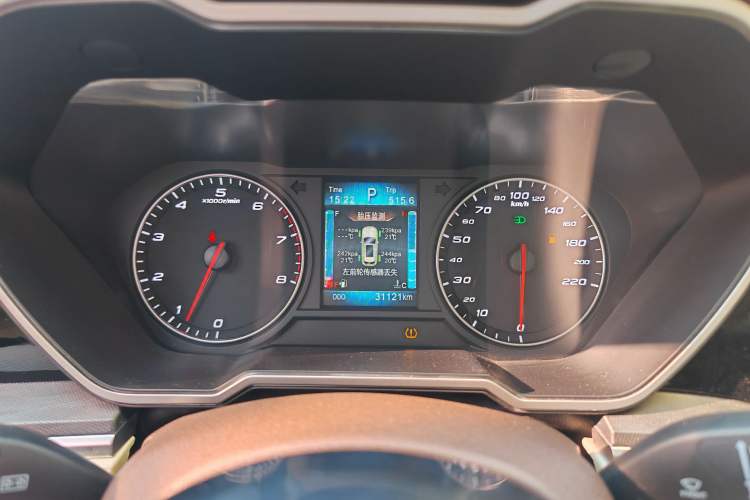 Used Zotye T700 2017 1.8T Dual-Clutch Luxury Model Odometer Close Up