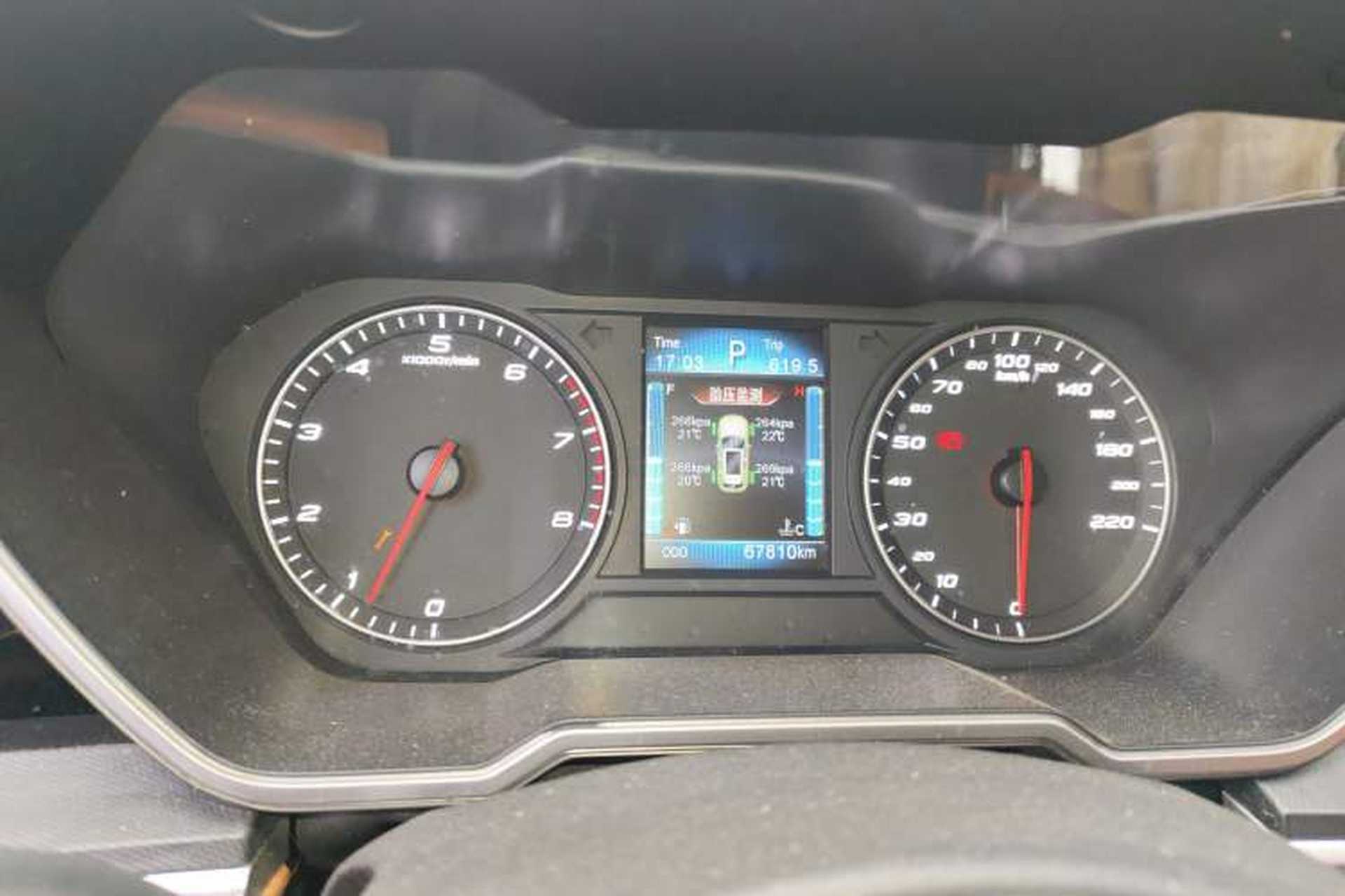 Used Zotye T700 2017 1.8T Dual-Clutch Luxury Model Odometer Close Up