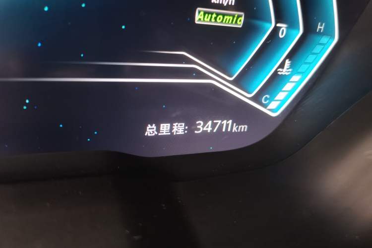 Used Zotye T700 2017 1.8T Dual-Clutch Flagship Model Odometer Close Up