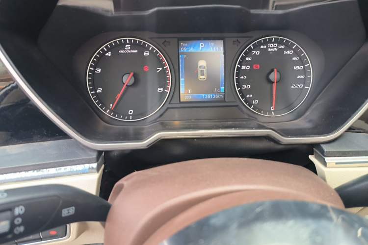Used Zotye T700 2017 1.8T Dual-Clutch Luxury Model Odometer Close Up
