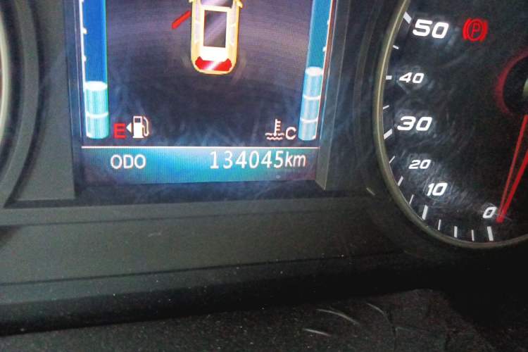 Used Zotye T700 2017 1.8T Manual Luxury Model Odometer Close Up