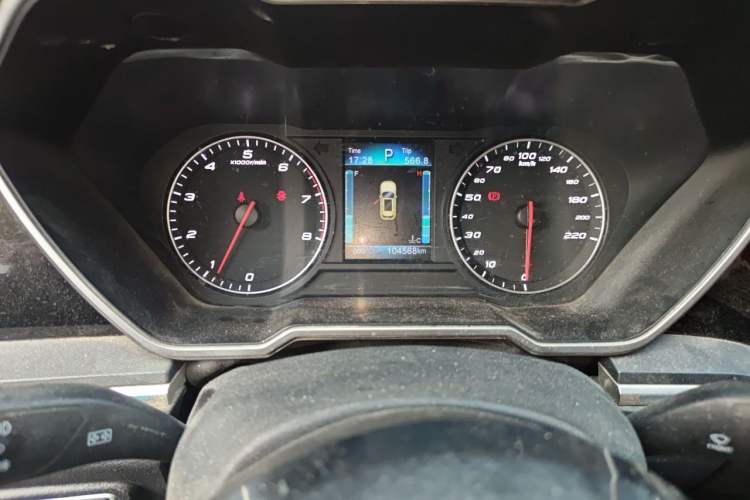 Used Zotye T700 2017 1.8T Dual-Clutch Luxury Model Odometer Close Up