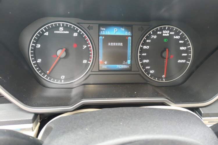 Used Zotye T700 2017 1.8T Dual-Clutch Luxury Model Odometer Close Up