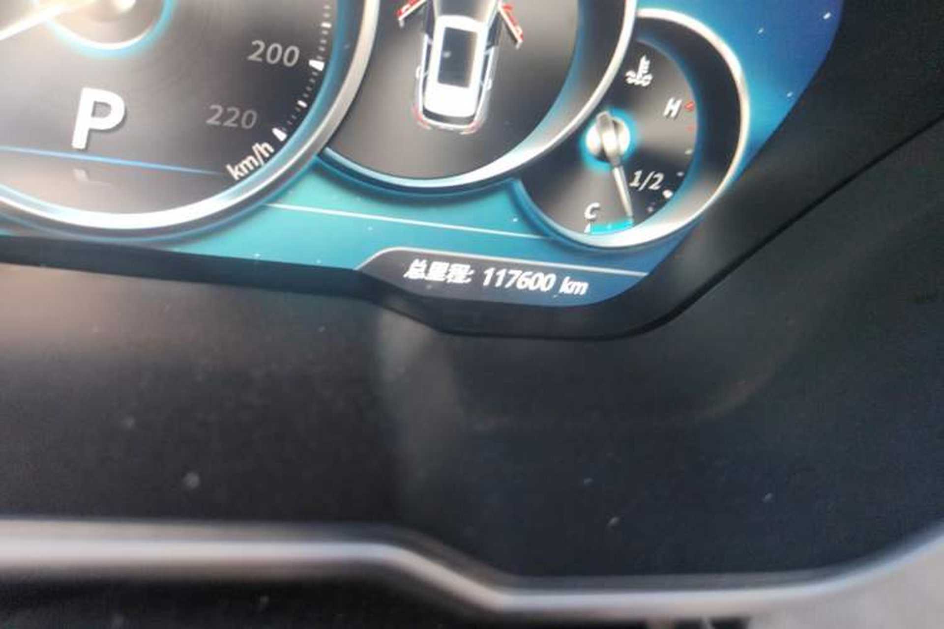 Used Zotye T700 2017 1.8T Dual-Clutch Prestige Model Odometer Close Up