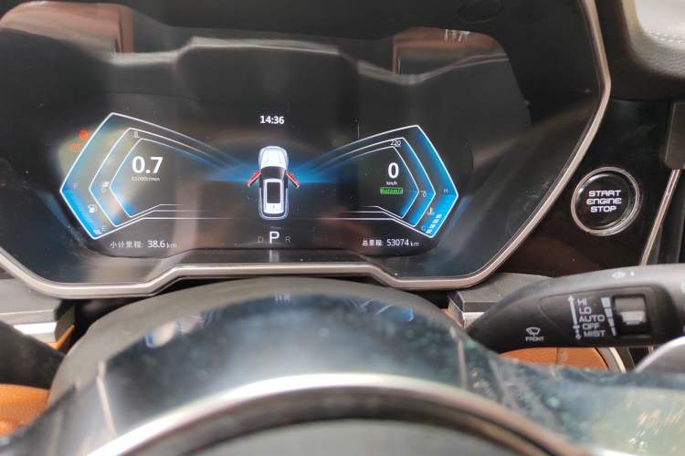 Used Zotye T700 2017 1.8T Dual-Clutch Prestige Model Odometer Close Up