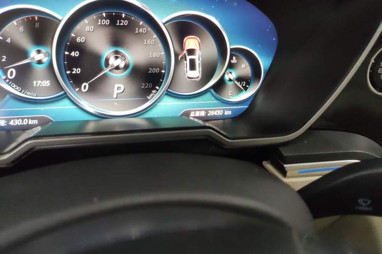 Used Zotye T700 2017 1.8T Dual-Clutch Prestige Model Odometer Close Up