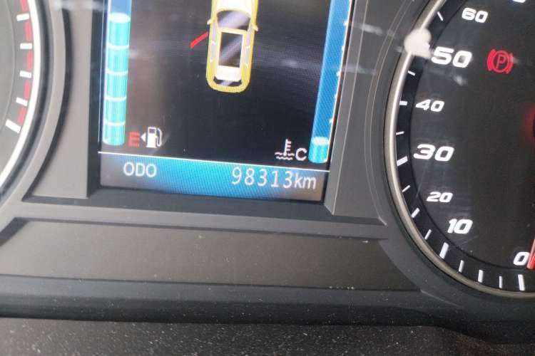 Used Zotye T700 2017 1.8T Dual-Clutch Luxury Model Odometer Close Up