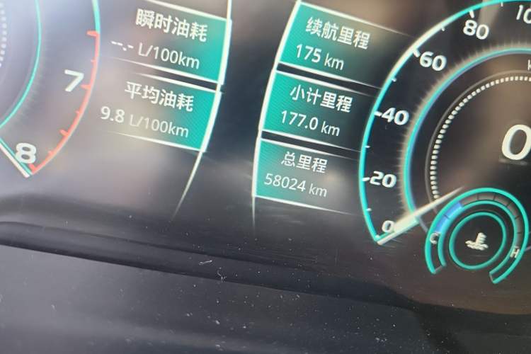 Used Zotye T700 2017 1.8T Dual-Clutch Prestige Model Odometer Close Up
