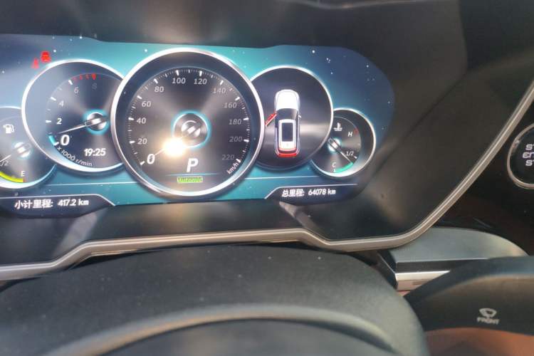 Used Zotye T700 2017 1.8T Dual-Clutch Prestige Model Odometer Close Up