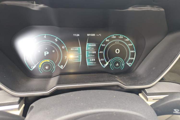 Used Zotye T700 2017 1.8T Dual-Clutch Prestige Model Odometer Close Up