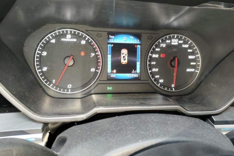Used Zotye T700 2017 1.8T Dual-Clutch Luxury Model Odometer Close Up