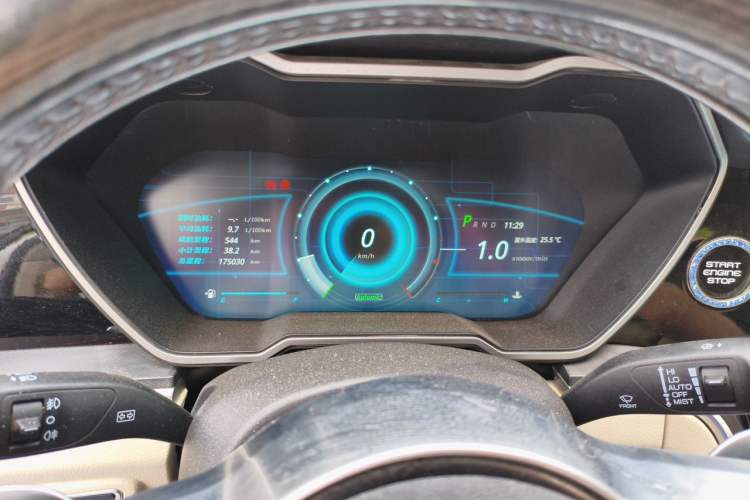 Used Zotye T700 2017 1.8T Dual-Clutch Prestige Model Odometer Close Up