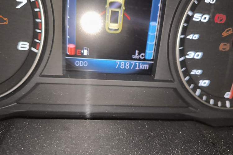 Used Zotye T700 2017 1.8T Dual-Clutch Luxury Model Odometer Close Up