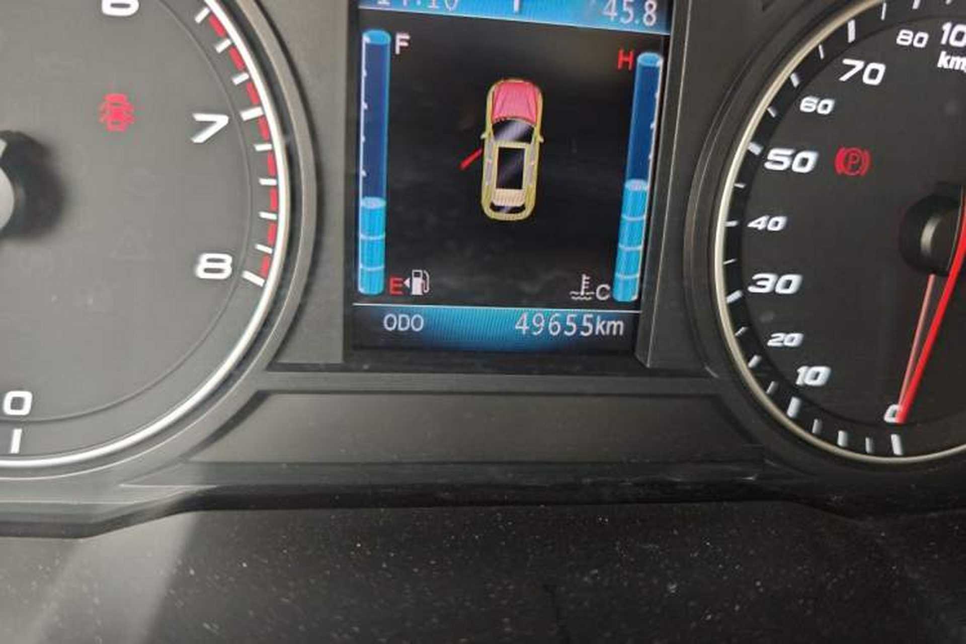 Used Zotye T700 2017 1.8T Dual-Clutch Luxury Model Odometer Close Up