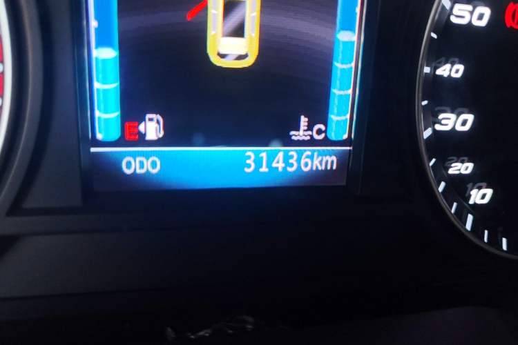 Used Zotye T700 2017 1.8T Dual-Clutch Luxury Model Odometer Close Up