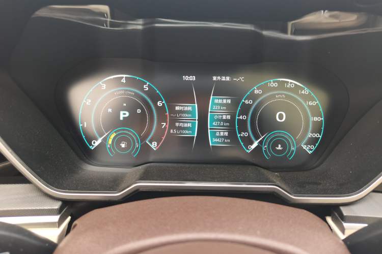 Used Zotye T700 2017 1.8T Dual-Clutch Prestige Model Odometer Close Up