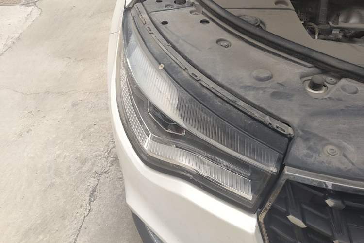 Used Zotye T700 2017 1.8T Dual-Clutch Prestige Model Right Front Headlight