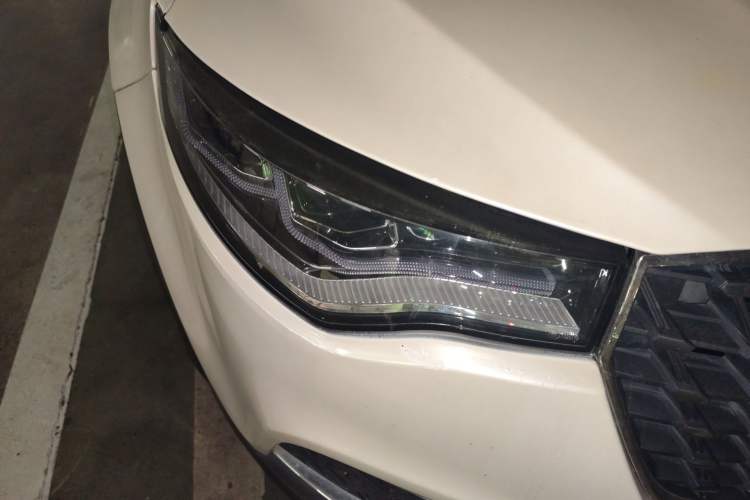 Used Zotye T700 2017 1.8T Dual-Clutch Luxury Model Right Front Headlight