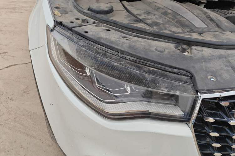 Used Zotye T700 2017 1.8T Dual-Clutch Luxury Model Right Front Headlight