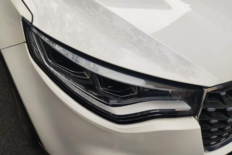 Used Zotye T700 2017 1.8T Dual-Clutch Prestige Model Right Front Headlight