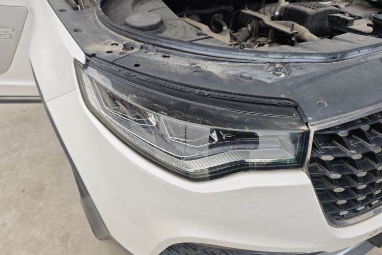 Used Zotye T700 2017 1.8T Dual-Clutch Luxury Model Right Front Headlight