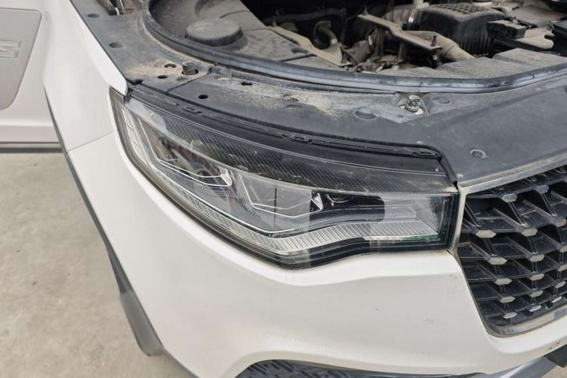 Used Zotye T700 2017 1.8T Dual-Clutch Luxury Model Right Front Headlight