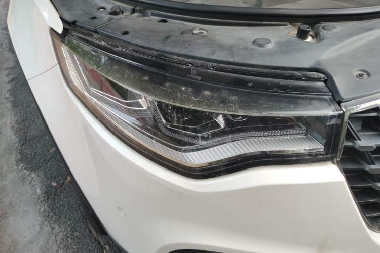 Used Zotye T700 2017 2.0T Automatic Flagship Edition Right Front Headlight