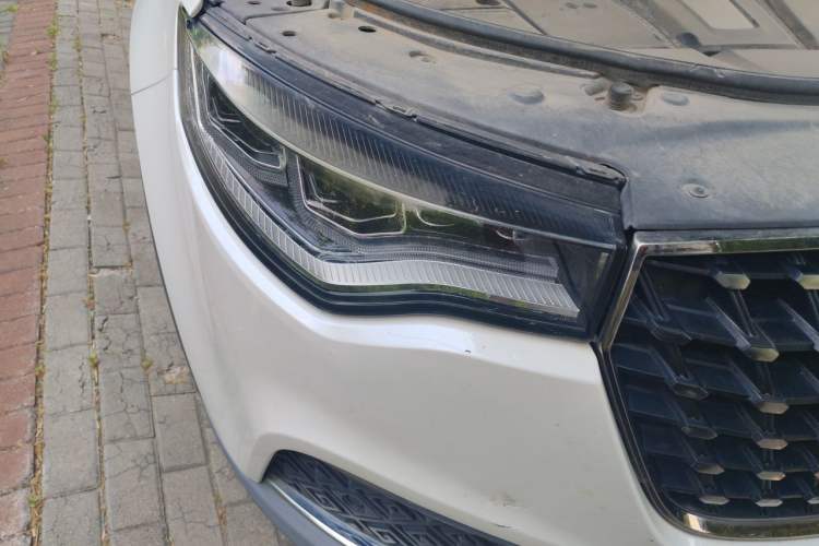 Used Zotye T700 2017 1.8T Dual-Clutch Prestige Model Right Front Headlight