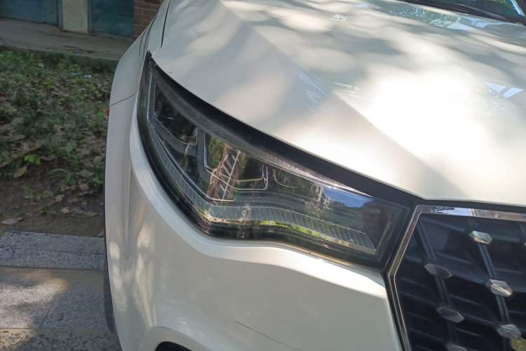 Used Zotye T700 2017 1.8T Manual Luxury Model Right Front Headlight