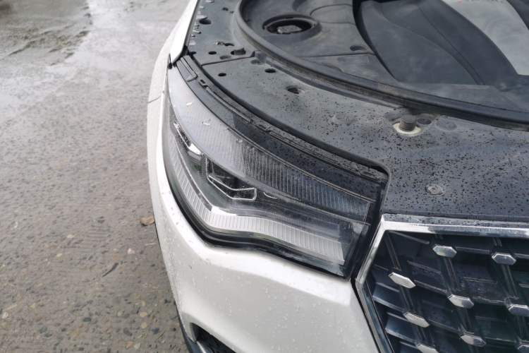 Used Zotye T700 2017 1.8T Dual-Clutch Prestige Model Right Front Headlight
