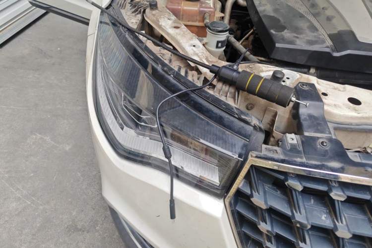 Used Zotye T700 2017 1.8T Dual-Clutch Luxury Model Right Front Headlight