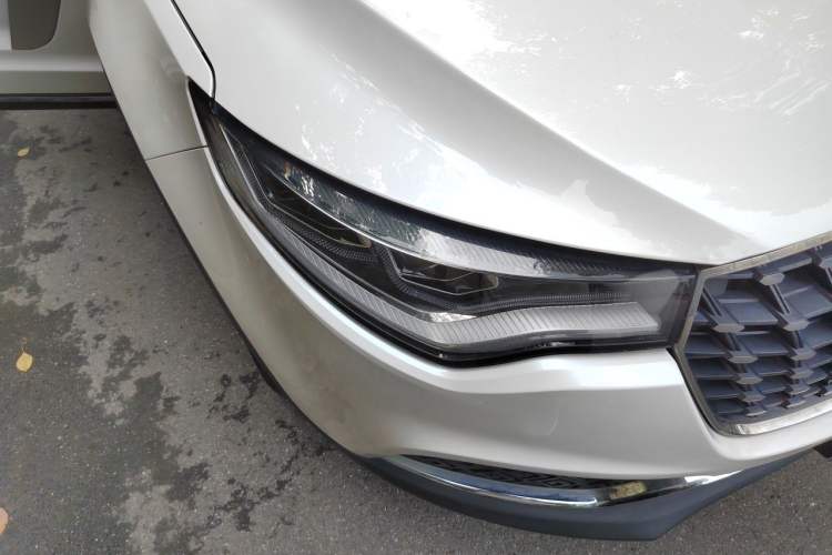 Used Zotye T700 2017 1.8T Dual-Clutch Prestige Model Right Front Headlight