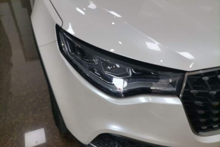 Used Zotye T700 2017 1.8T Dual-Clutch Luxury Model Right Front Headlight