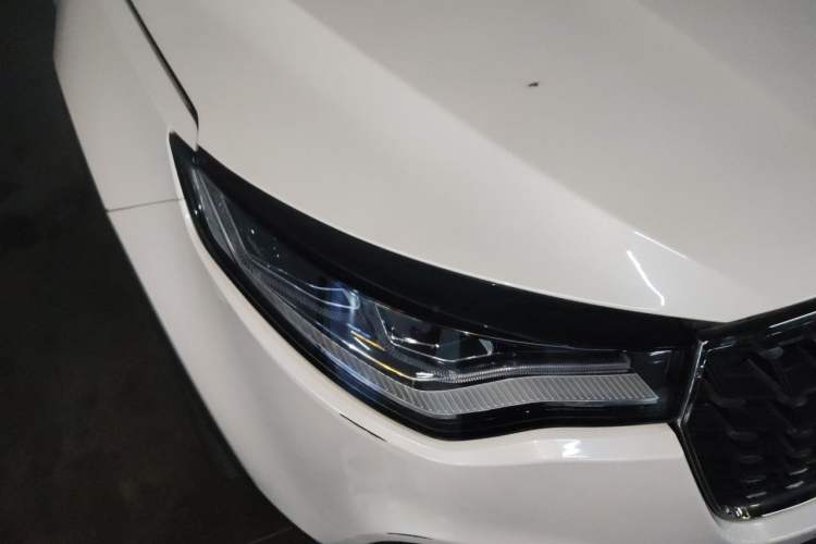 Used Zotye T700 2017 1.8T Dual-Clutch Prestige New Year Edition Right Front Headlight