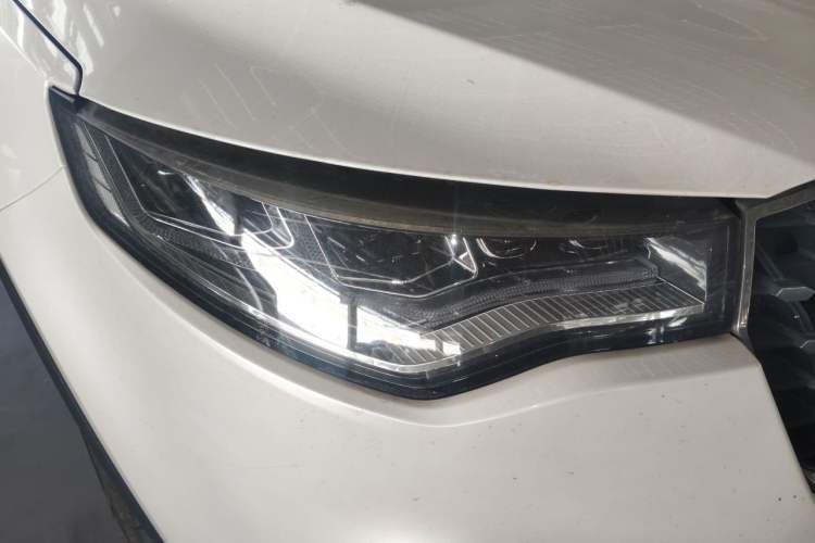 Used Zotye T700 2017 1.8T Dual-Clutch Prestige Model Right Front Headlight