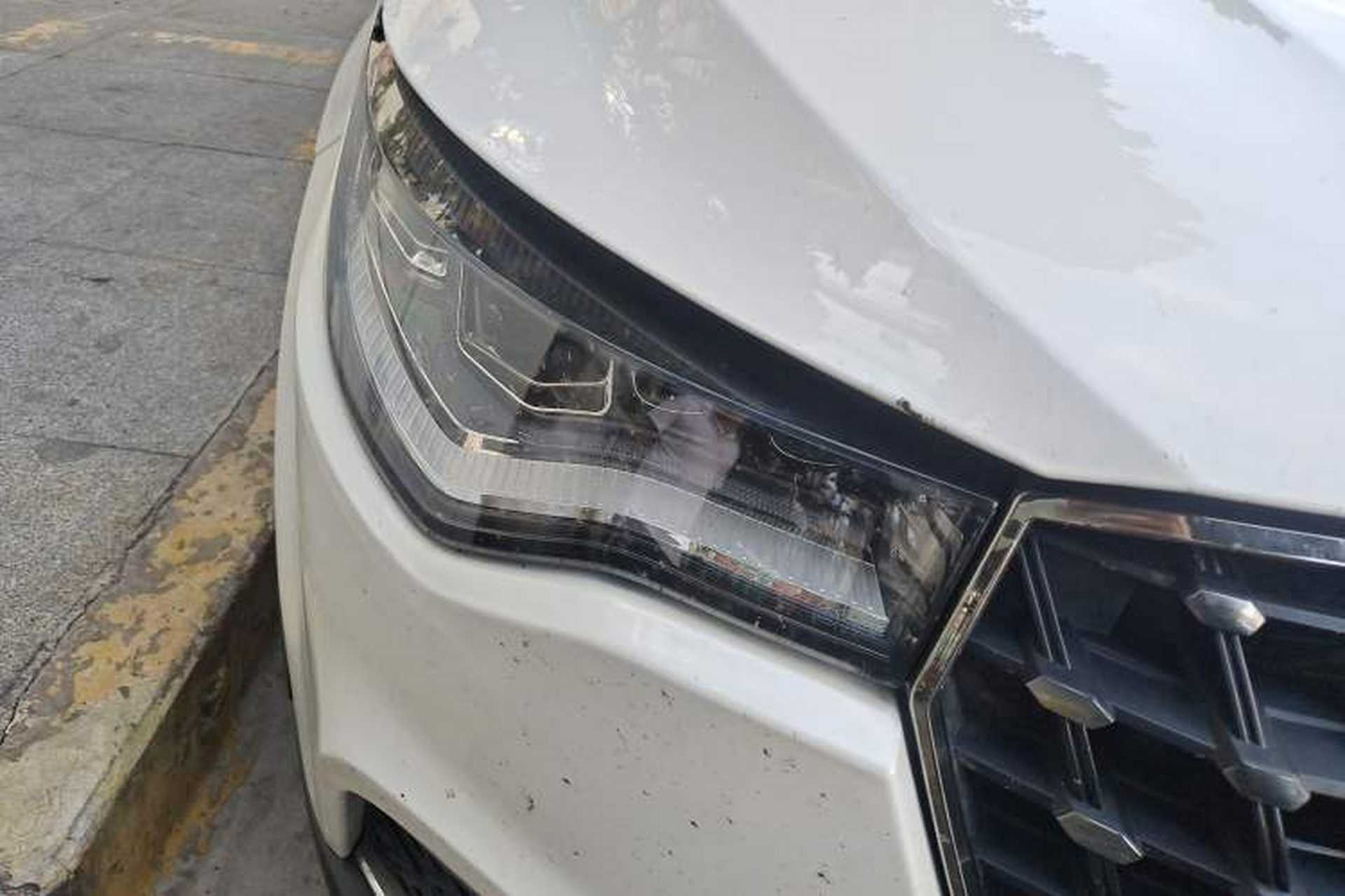 Used Zotye T700 2017 1.8T Dual-Clutch Prestige Model Right Front Headlight