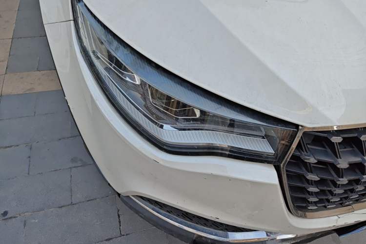 Used Zotye T700 2017 1.8T Dual-Clutch Prestige Model Right Front Headlight
