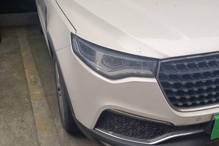 Used Zotye T700 2017 1.8T Dual-Clutch Prestige Model Right Front Headlight
