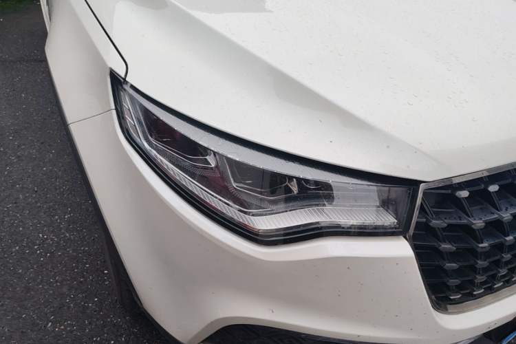 Used Zotye T700 2017 1.8T Dual-Clutch Luxury Model Right Front Headlight