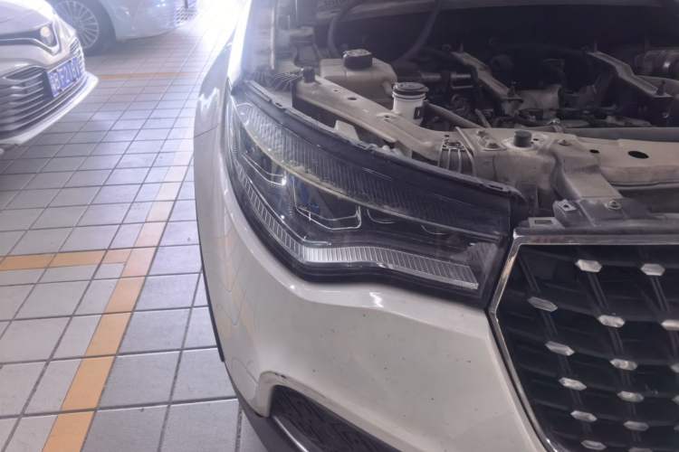 Used Zotye T700 2017 1.8T Dual-Clutch Luxury Model Right Front Headlight