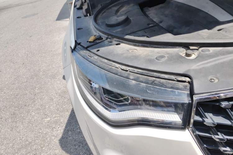 Used Zotye T700 2017 1.8T Dual-Clutch Luxury Model Right Front Headlight