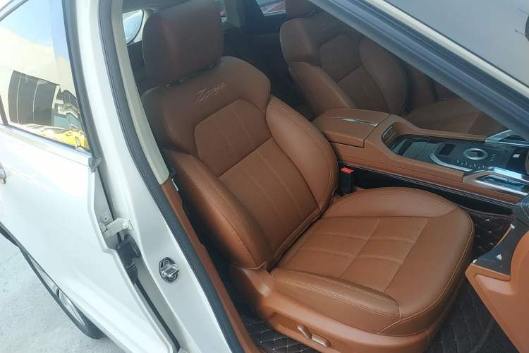 Used Zotye T700 2017 1.8T Dual-Clutch Luxury Model Right Front Seat